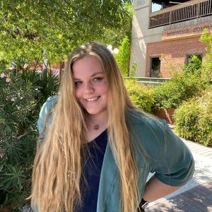 Meet your Posher, Simone